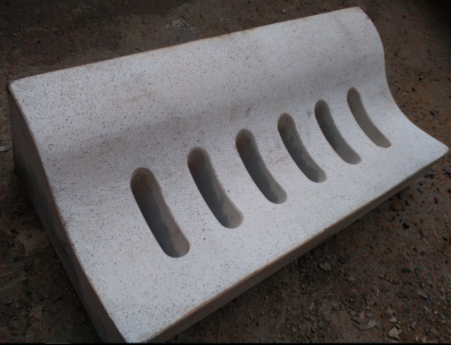 s型黑色道牙600*300*180,地面